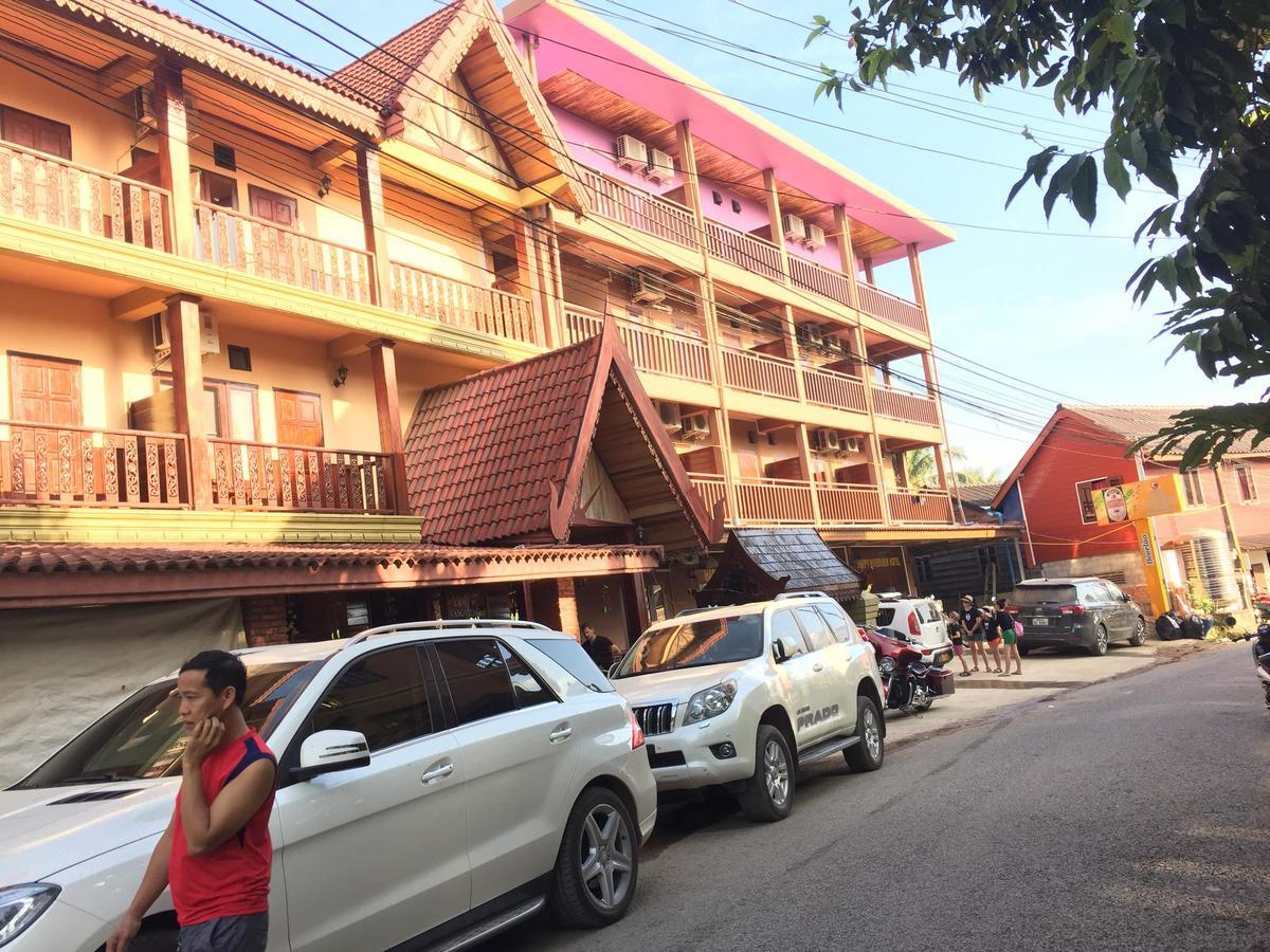 Happy River View Hotel Vang Vieng Eksteriør billede